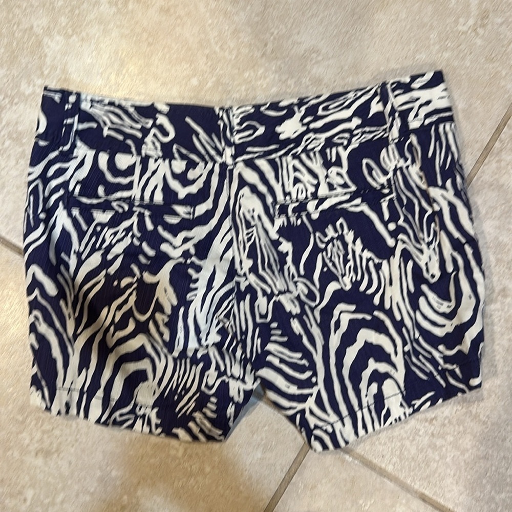 Lilly Pulitzer Callahan Twill Shorts Hidden Zebra 0 Navy - Picture 8 of 8